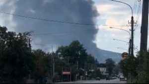 強烈爆炸後 烏克蘭西部油管大火9人傷