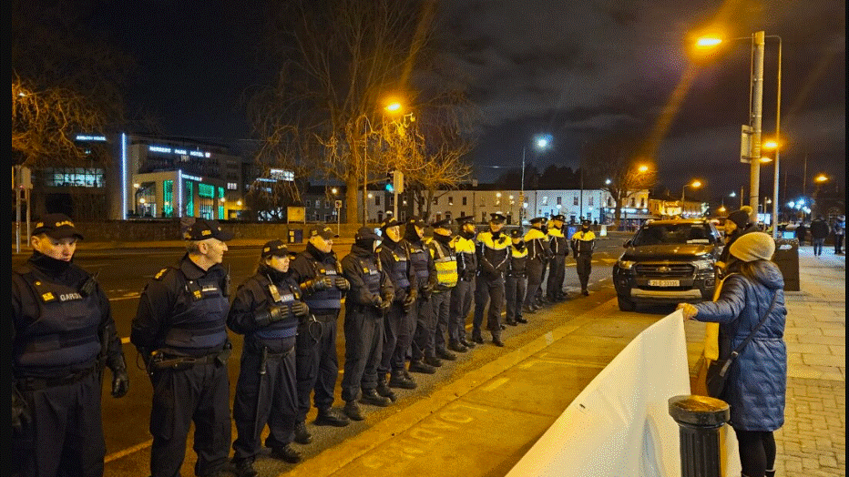 愛爾蘭警察疑被中共利用 壓制法輪功學員抗議活動