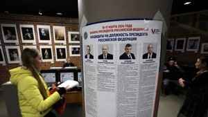 俄總統大選第一天 投票所遭擲汽油彈、倒液體、喊口號