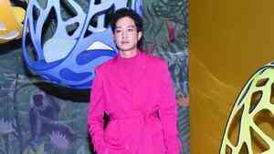 台灣金鐘影帝薛仕凌涉「閃兵」 赴警局說明案情