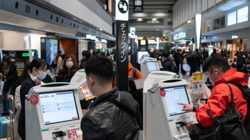 日本新年假期 各地湧現人潮 陸空交通擁擠