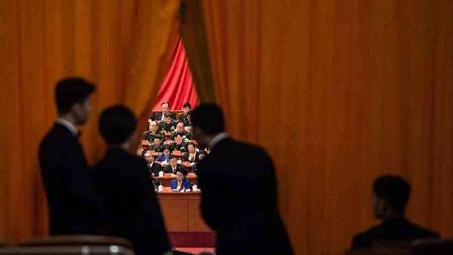 X主管：北京每逢政治動盪 就以不當內容洗板