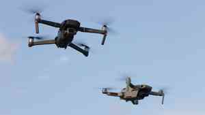 中共研究利用大量無人機 干擾台灣使用星鏈