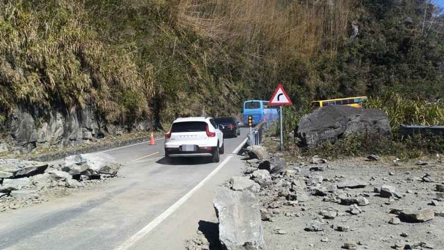 年初二台灣嘉義5.6級地震 蔣介石銅像掉入水庫中