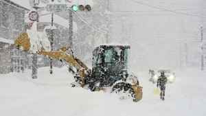 日本大雪釀1死26傷 金閣寺出現「雪化妝」美景