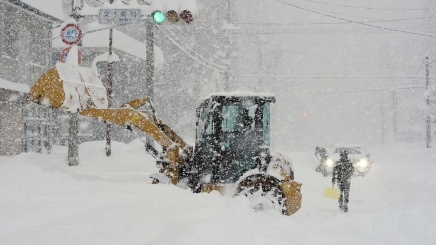 日本大雪釀1死26傷 金閣寺出現「雪化妝」美景