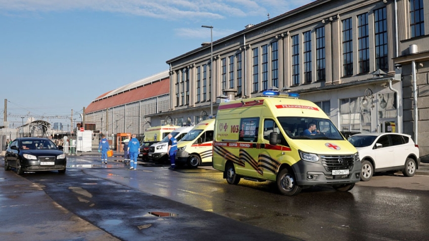 俄橋樑疑遭炸落至鐵軌 致火車脫軌7死數十傷（影片）