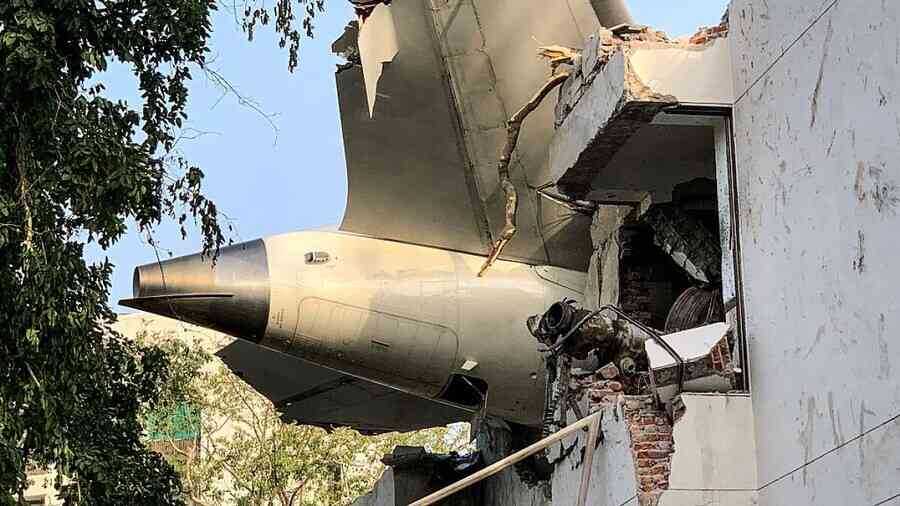 經DNA比對、臉部辨識 印航空難確定260人罹難