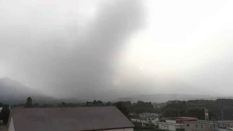 日本新燃岳火山爆發 鹿兒島發生5.2地震