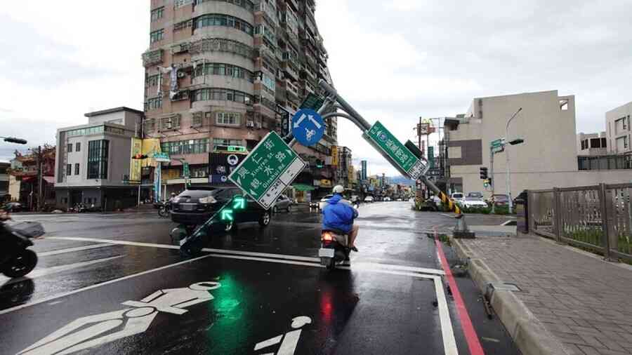 颱風丹娜絲登陸嘉義 創百年首例 未受中央山脈破壞（多圖）