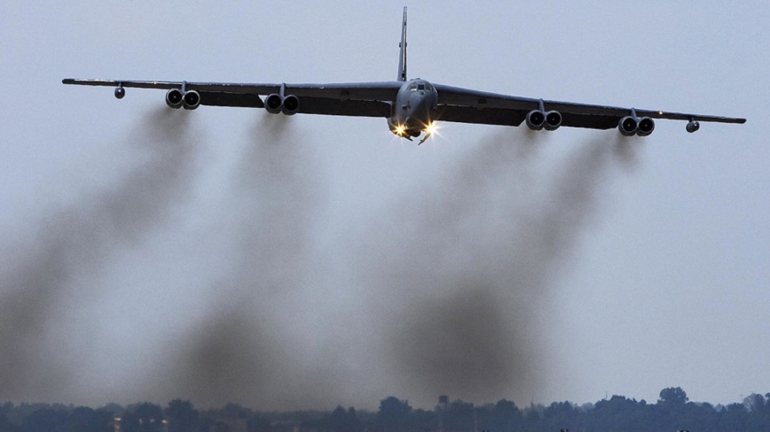 南海、台海緊張升溫 美軍B-52轟炸機特遣隊飛抵關島