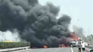 京滬高速兩車相撞起火 吞噬多車 畫面慘烈（影片）
