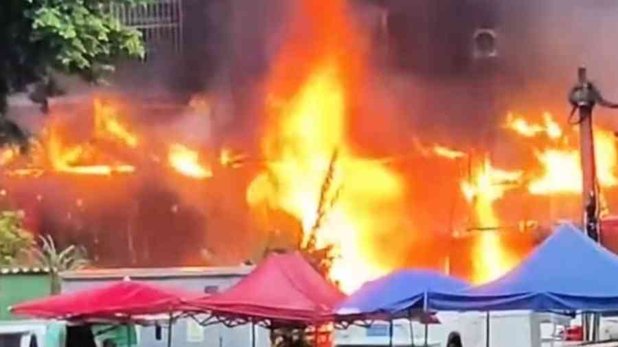 廣西梧州一居民樓發生火災 五人死亡
