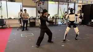 Tesla機械人學中國功夫 馬斯克：完全AI驅動