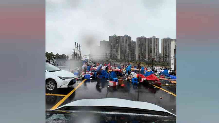 廣東湛江市民狂風暴雨中辦喜宴 狼狽收場（多影片）