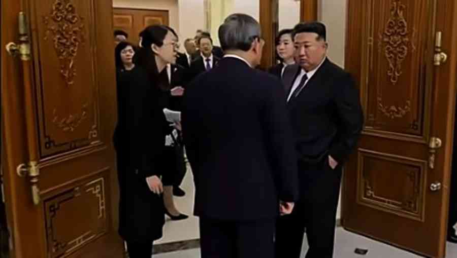 金正恩手插口袋告別李強 引發熱議