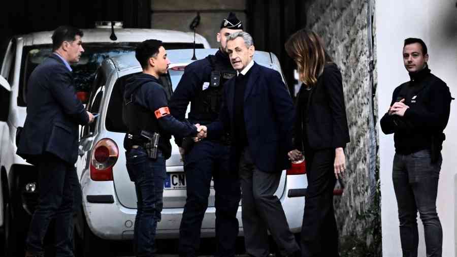 法國前總統薩爾科齊入獄首日 遭囚犯「霸凌」