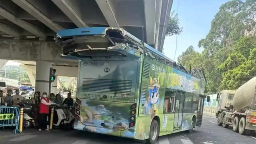 深圳一巴士高架橋下遭「剃頭」 乘客受傷（影片）