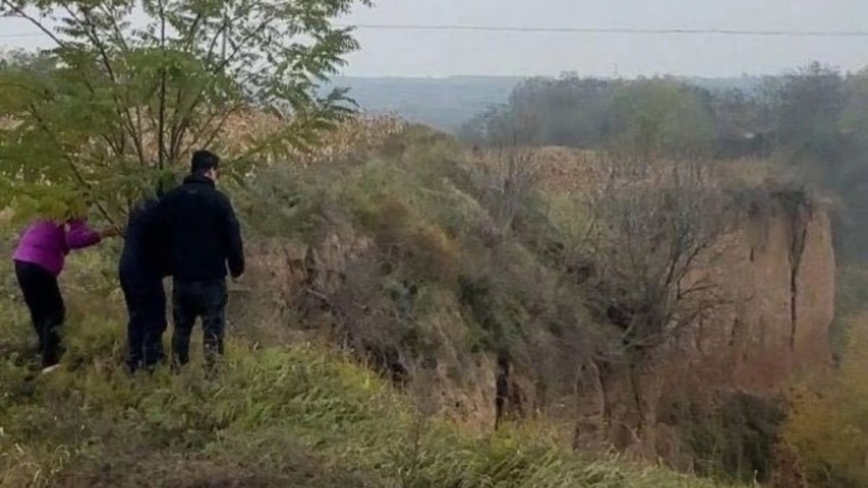 陝西女起訴離婚未果 遭丈夫家暴後丟下土崖慘死