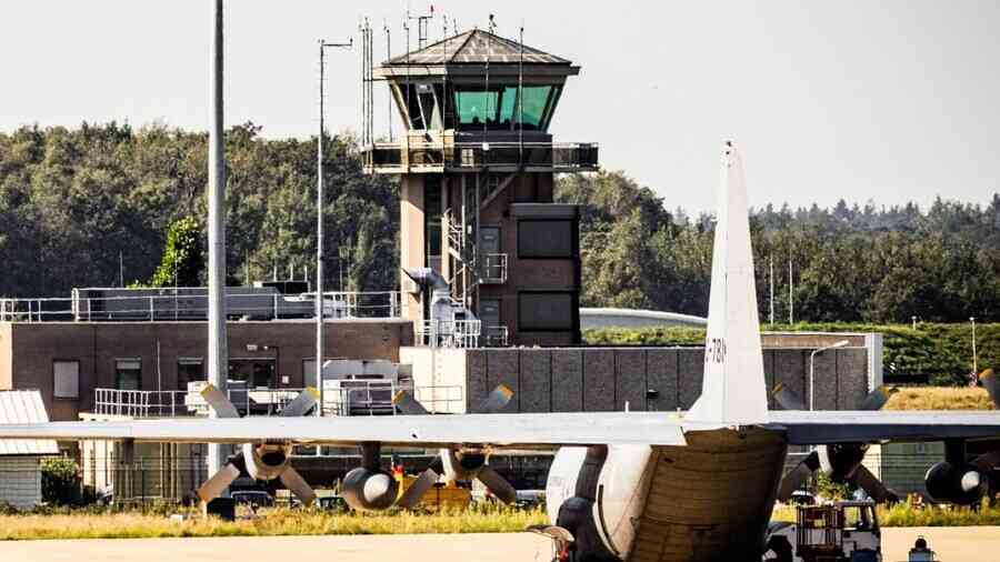 無人機現蹤 荷蘭空軍試圖擊落 機場航班一度暫停