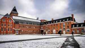 英美加澳收緊留學生政策 加拿大招生人數減少逾五成