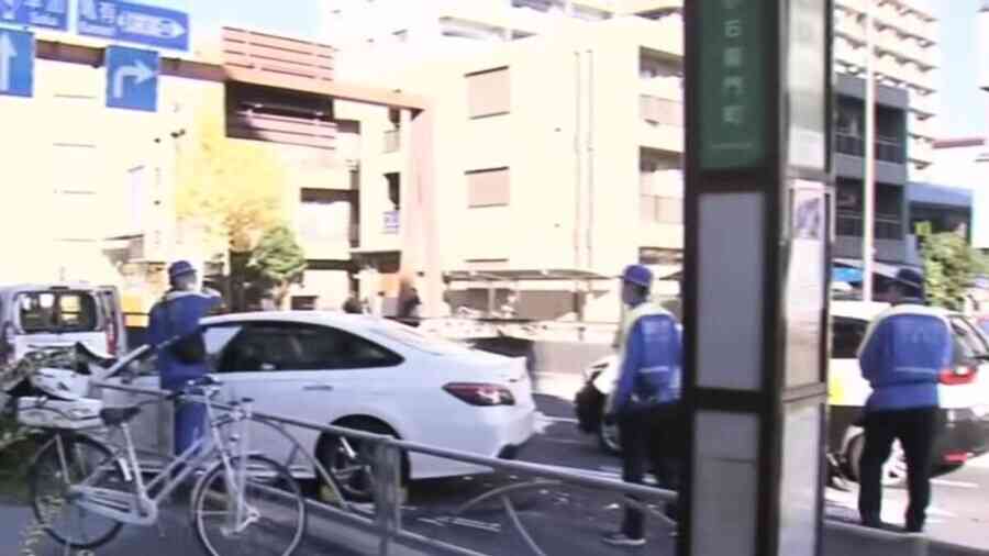 東京男偷車衝上行人路釀1死11傷 棄車逃離現場