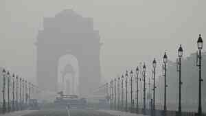 德里抗議空污示威變暴力場面 4警傷至少15人被捕