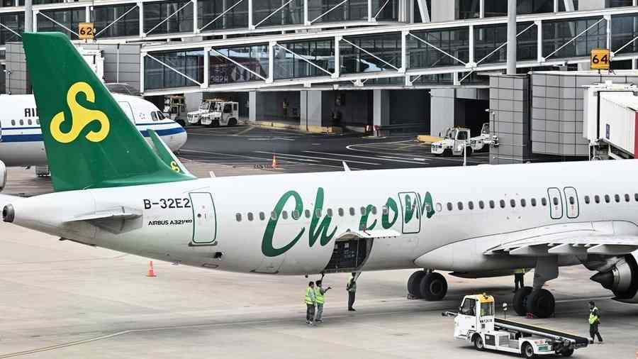 東京飛上海航班緊急返航 男子機上鬧事被警方帶走