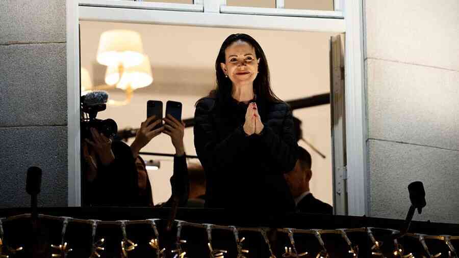 馬查多逃離委內瑞拉 途中巨浪拍打小船致脊椎骨折