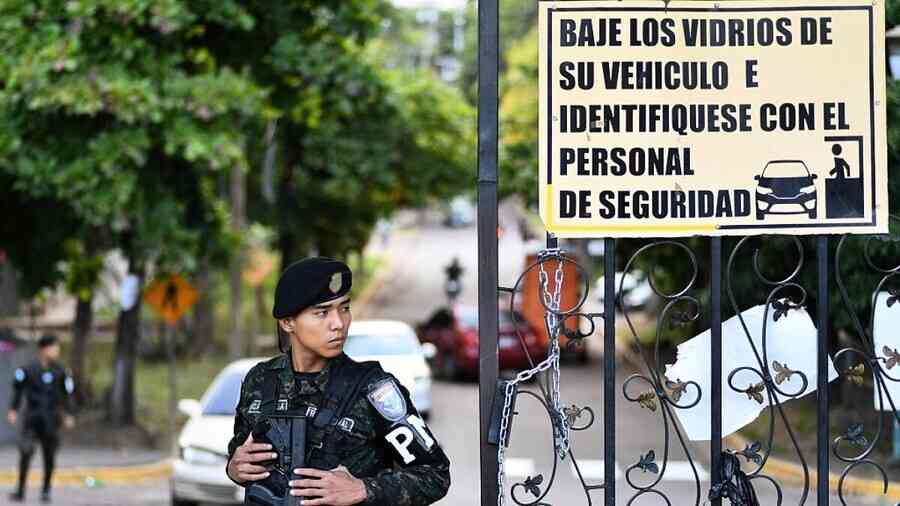 首都爆示威 洪都拉斯總統大選重新點票作業受阻