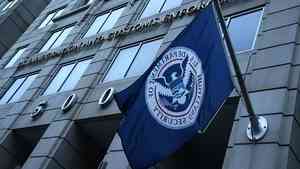 女兒遭非法移民藏屍垃圾桶 母親求助特朗普3天後緝兇