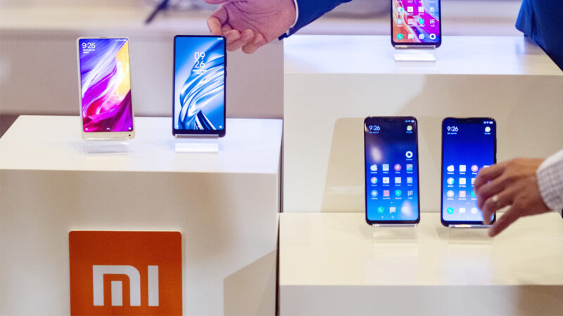 李在明訪華持小米手機與習自拍 網民紛提醒要小心