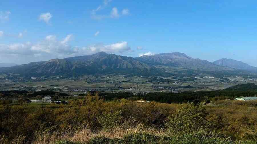 日本阿蘇火山直升機失聯 乘客手機發撞擊通報