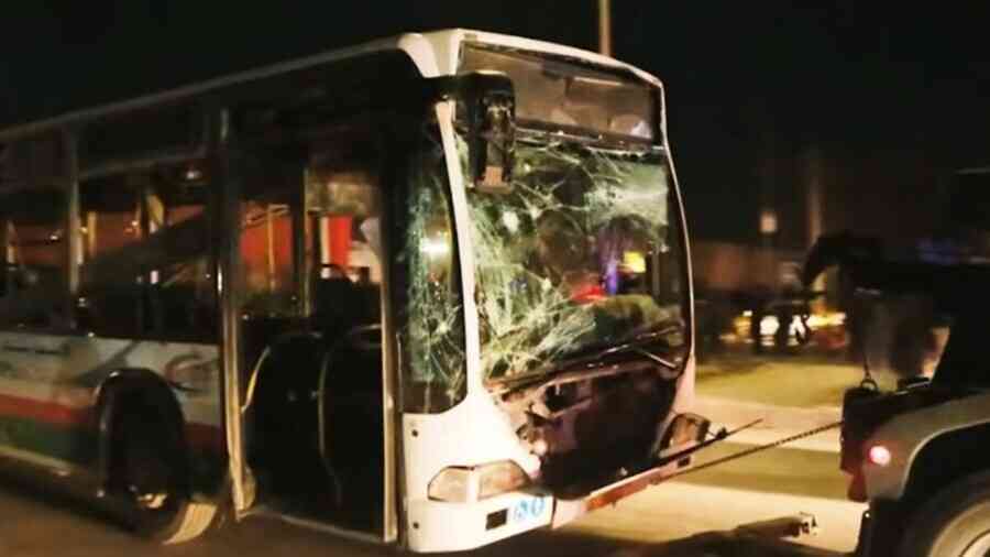 阿富汗小型巴士偏離路線墜谷 至少15人喪命