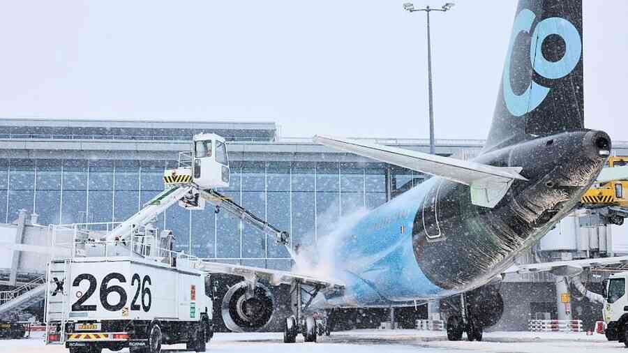 大雪警報襲巴黎 戴高樂歐利機場削減航班