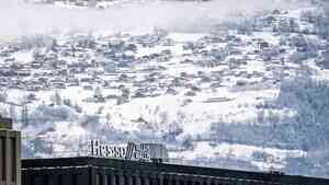 瑞士雪崩致火車脫軌 載約80名乘客傷亡不明