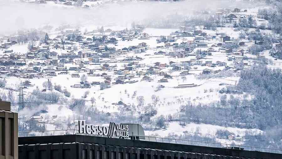瑞士雪崩致火車脫軌 載約80名乘客傷亡不明