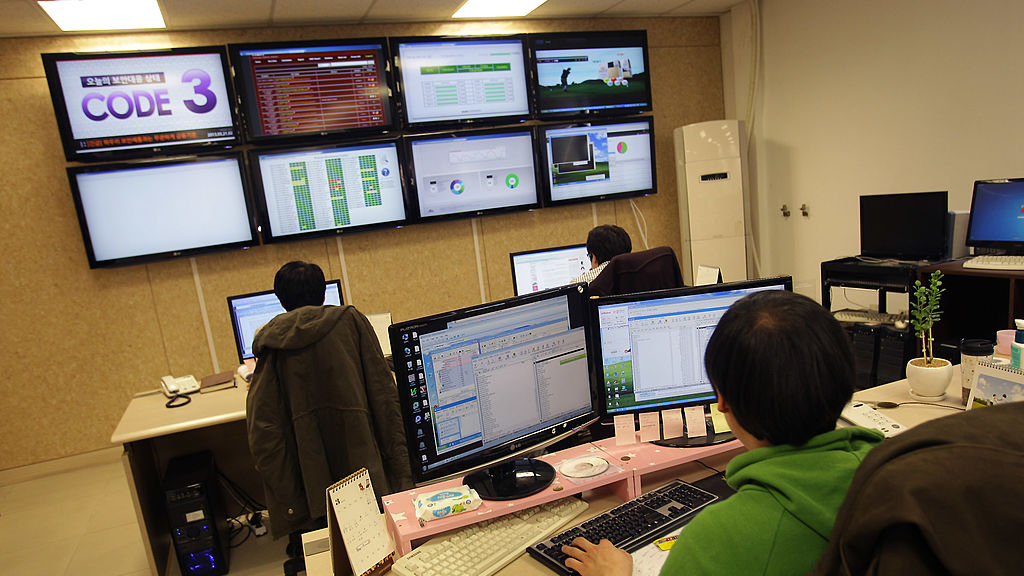  金氏核武的隱形金主：朝鮮特工遠程辦公騙局曝光