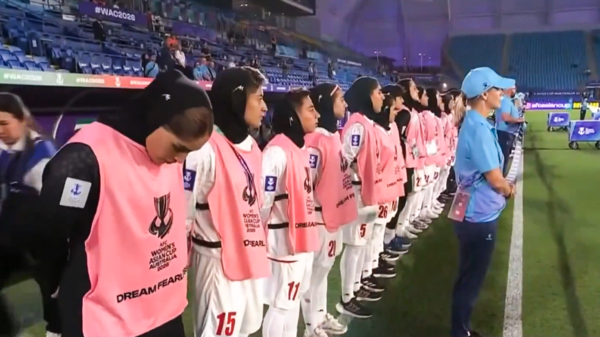 母親在國內遭施壓 伊朗女足隊長撤回庇護申請