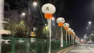 湖南街頭驚現百米「白色燈籠陣」 畫面恐怖