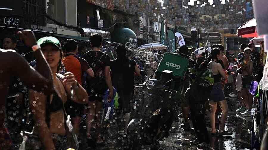 泰國潑水節車禍暴增 單日奪50命