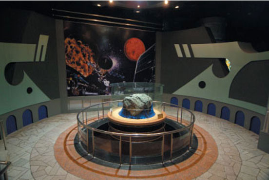 吉林市隕石雨博物館內展出的隕石。（新紀元）