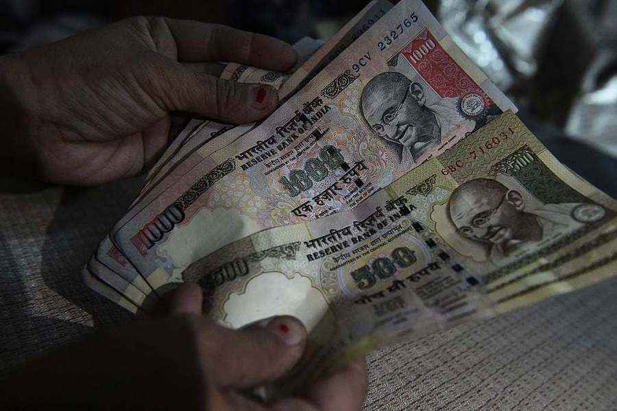 印度外匯儲備創新高後回落至6529億美元