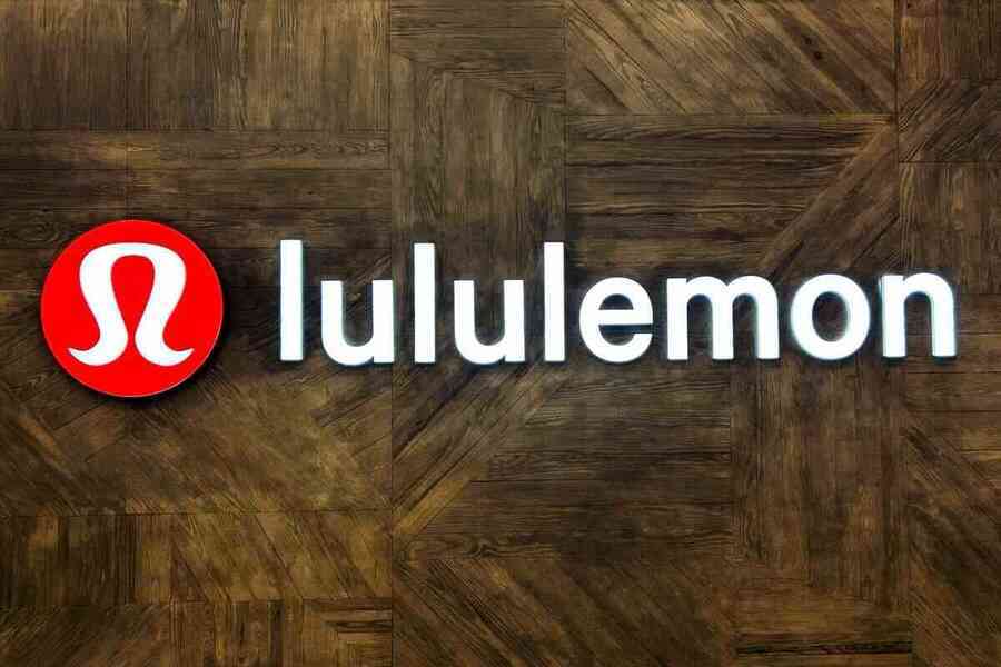 【每日品牌】Lululemon股價腰斬 創辦人發動股東戰、指責董事會自滿