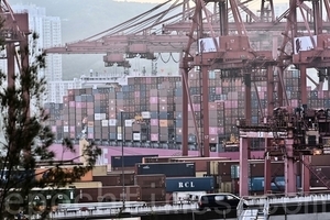 香港7月份出口按年上升26.9% 錄逆差350億元